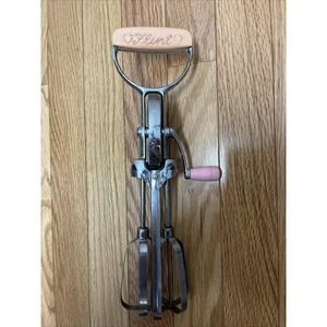 VINTAGE EKCO FLINT "BEST" EGG BEATER - PINK - MID-CENTURY MODERN